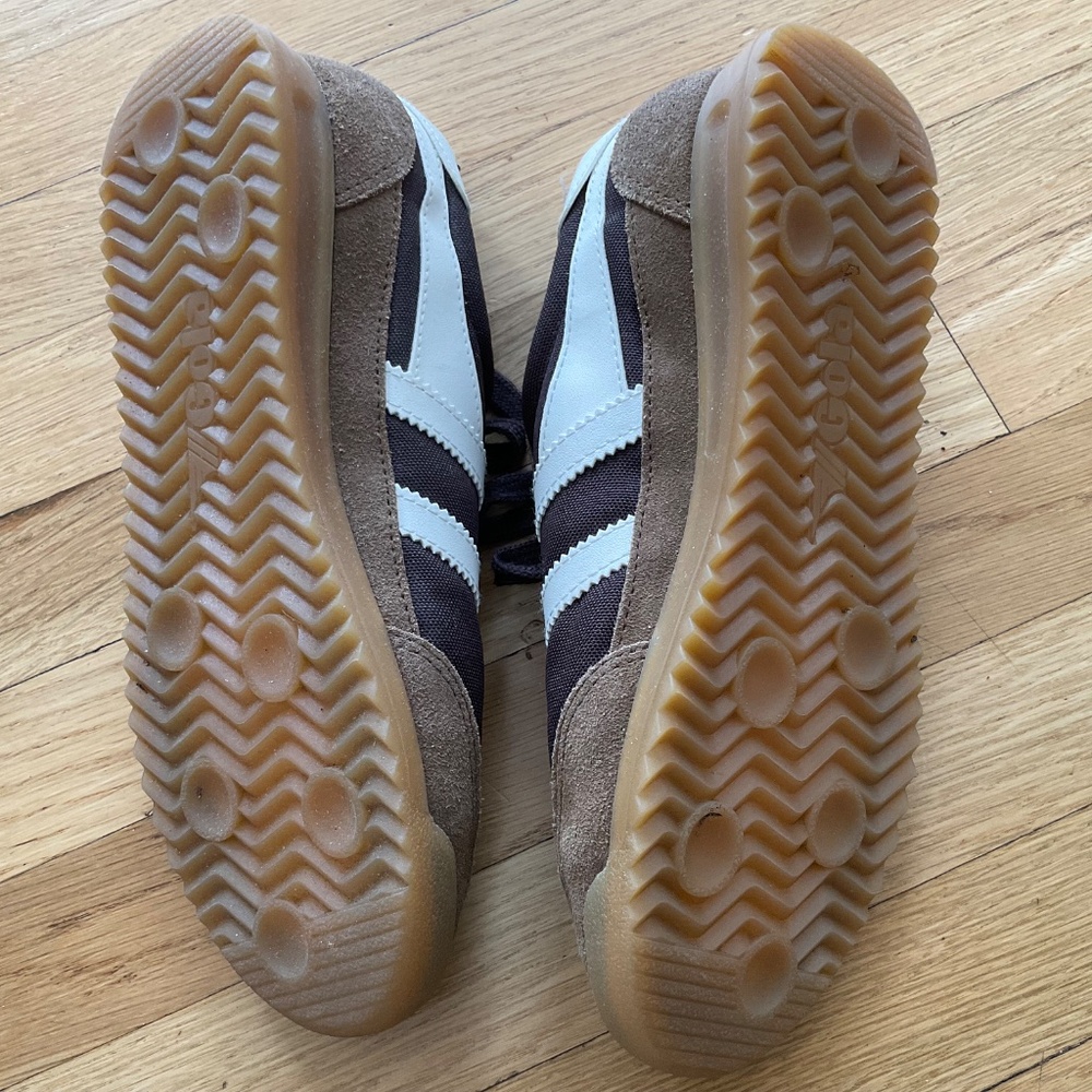 Gola Brown White Tan Classic Sneakers - Picture 4 of 7